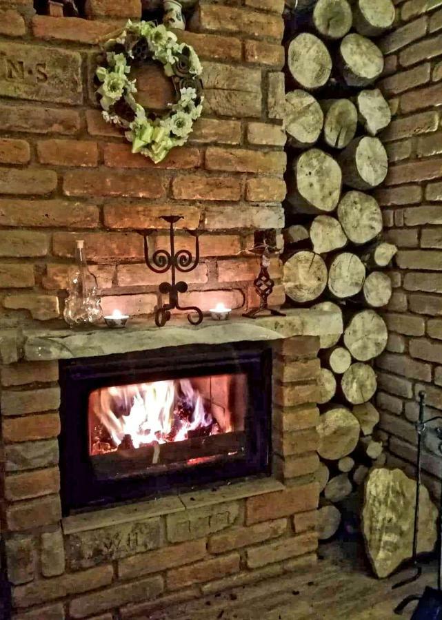 Penzion A Vinarstvi Vavricek Brezi Exterior foto